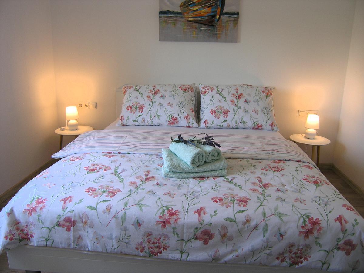 Apartman Danijel 크르크 외부 사진